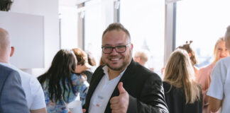 Līdz 24. septembrim Latvijas jaunie uzņēmumi var pieteikties Latvijas Investīciju un attīstības aģentūras biznesa inkubācijas programmai. Ilustratīvs foto: biznesa inkubatoru dalībnieku un dažādu nozaru ekspertu tikšanās LIAA Business Lounge, 2026. gada 10. septembris / no Latvijas Investīciju un attīstības aģentūras – LIAA Facebook lapas