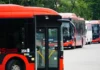 Daugavpilī ievieš elektronisko biļešu sistēmu. Kad to sāks izmantot, kā varēs norēķināties un kas notiks ar atlaidēm? "Daugavpils satiksme" autobusi. Ilustratīvs attēls. Foto: Daugavpils satiksme