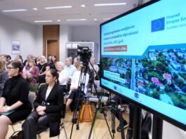 617 miljoni eiro mājokļiem un transportam: Latvijā sāk īstenot Sociālā klimata plānu Informatīvais pasākums “Atbalsta programmas enerģijas un transporta pieejamības stiprināšanai Latvijā 2026.–2032. gadā”, kas veltīts Latvijas Sociālā klimata fonda plāna 2026.–2032. gadam apstiprināšanai un īstenošanas sākšanai. 2026. gada 4. septembris. Foto: Ieva Leiniša / LETA