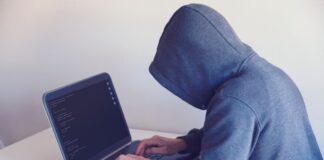 Viltus vēstules sāka izplatīt neilgi pirms Saeimas vēlēšanām, taču pašlaik nav apstiprināta saistība starp šo vēstuļu izplatīšanu un vēlēšanām. Ilustratīvs foto: Nikita Belokhonov / Pexels
