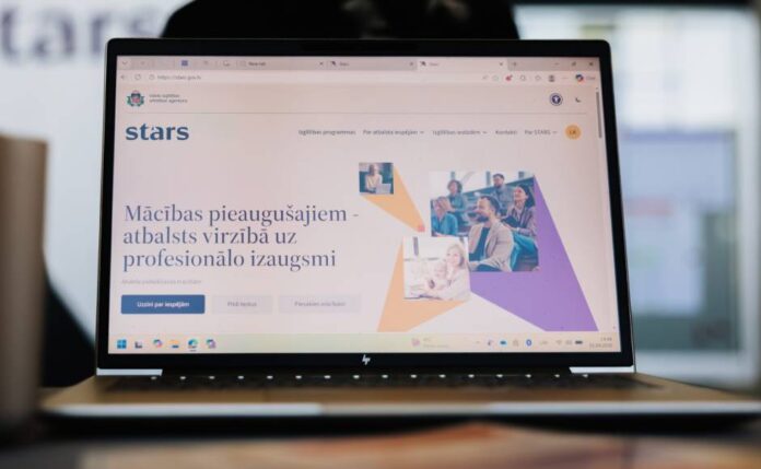 Projekta “Mācības nodarbinātajiem” ietvaros programmas 10 nozarēs piedāvā 28 izglītības iestādes visā Latvijā. Saraksts pieejams vietnē stars.gov.lv. Publicitātes foto
