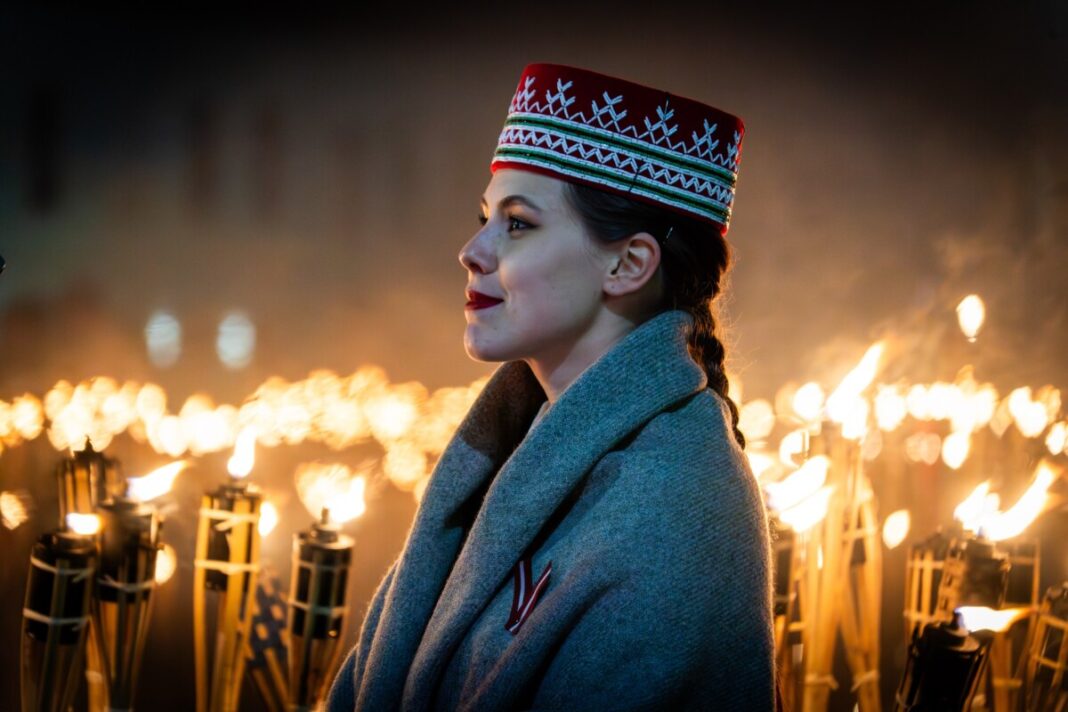 11. novembrī Daugavpilī notiks piemiņas pasākumi, militārās tehnikas izstāde un tradicionālais lāpu gājiens. Foto: daugavpils.lv 11. novembrī Daugavpilī notiks piemiņas pasākumi, militārās tehnikas izstāde un tradicionālais lāpu gājiens. Foto: daugavpils.lv