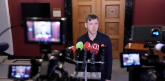 Ministru prezidenta padomnieks un partiju apvienības "Apvienotā Saraksta" jaunievēlētais Saeimas deputāts Mārtiņš Brencis. Foto: Ieva Leiniša / LETA
