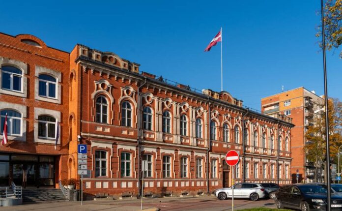 Daugavpils pašvaldība meklē arhitektu un būvinspektoru. Alga – no 2500 eiro. Foto: daugavpils.lv Daugavpils pašvaldība meklē arhitektu un būvinspektoru. Alga – no 2500 eiro. Foto: daugavpils.lv