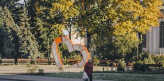 No 2027. gada 1. oktobra Latvijā varēs brīvprātīgi veikt sociālās apdrošināšanas iemaksas par atsevišķiem periodiem no 1991. līdz 1995. gadam, lai tos ieskaitītu apdrošināšanas stāžā. Ilustratīvs foto: Jevgeņijs Ratkovs