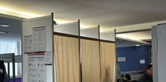 Vēlēšanu iecirknis Daugavpilī, Kultūras pilī. 2026. gada 3. oktobris. Foto: Anastasija Šubina