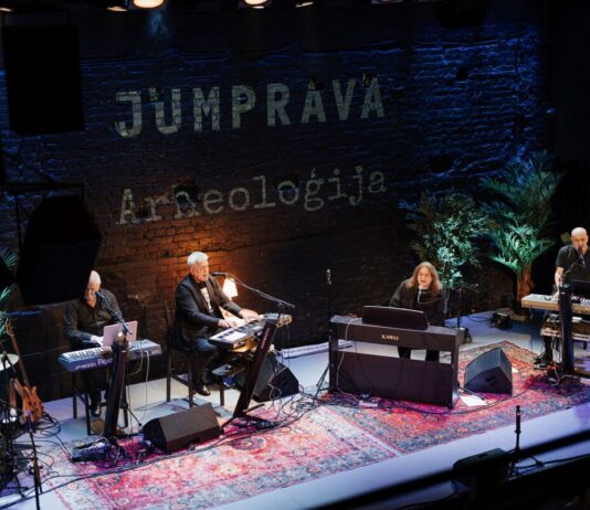 “Dziesmas pieder tiem, kuri tās saprot.” “Jumprava” par mūziku, laiku un prasmi pasmieties par sevi. Partnermateriāls Grupas “Jumprava” koncerts. Foto no grupas “Jumprava” arhīva