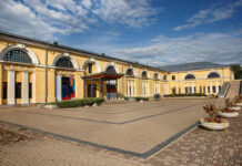 Daugavpilī notiks “Dzīvā bibliotēka”: cilvēki dalīsies stāstos par piedzīvoto diskrimināciju 5. novembrī Rotko muzeja konferenču zālē Daugavpilī notiks “Dzīvā bibliotēka” – tikšanās ar cilvēkiem, kuri piedzīvojuši diskrimināciju. Foto: Jurijs Berdņikovs
